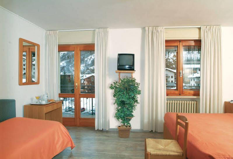 Hotel Bijou Valtournenche Esterno foto